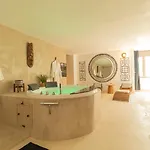 公寓 Afro Ethnic - & Spa, Nouveau, Atypique 尼姆