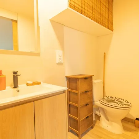 Afro Ethnic - & Spa, Nouveau, Atypique Apartment